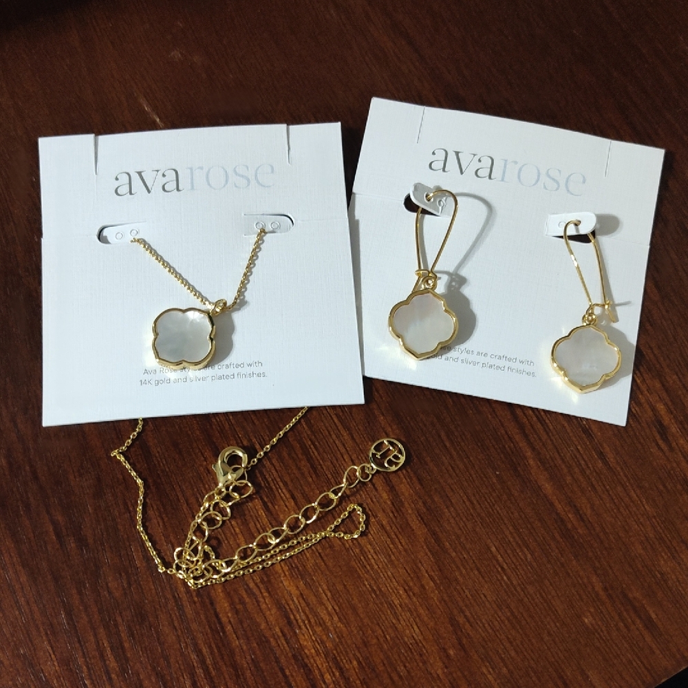 Ava Rose Gold and White Jewelry Set